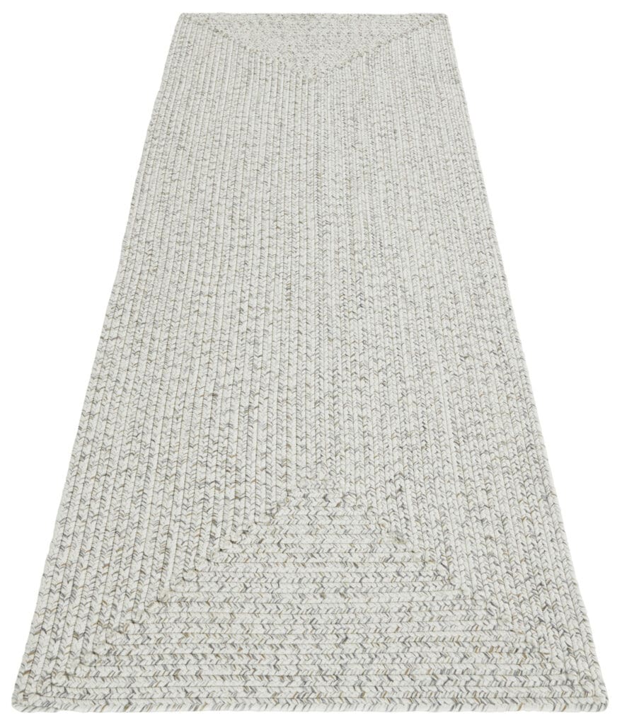 Braided tæppe i farven Lys Mélange lavet af 100% Polypropylen med en bagside af Polypropylen