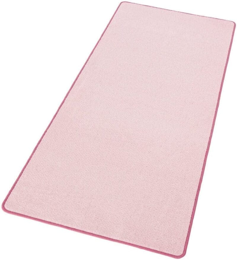 Fancy tæppe i farven Rose lavet af 100% Polypropylen med en bagside af Fleece