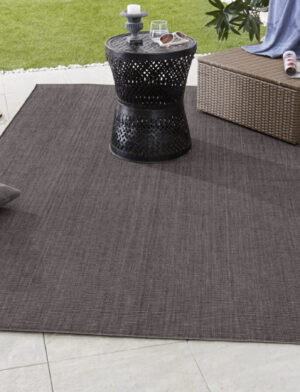 Meadow tæppe i farven Sort lavet af 100% Polypropylen med en bagside af Polypropylen