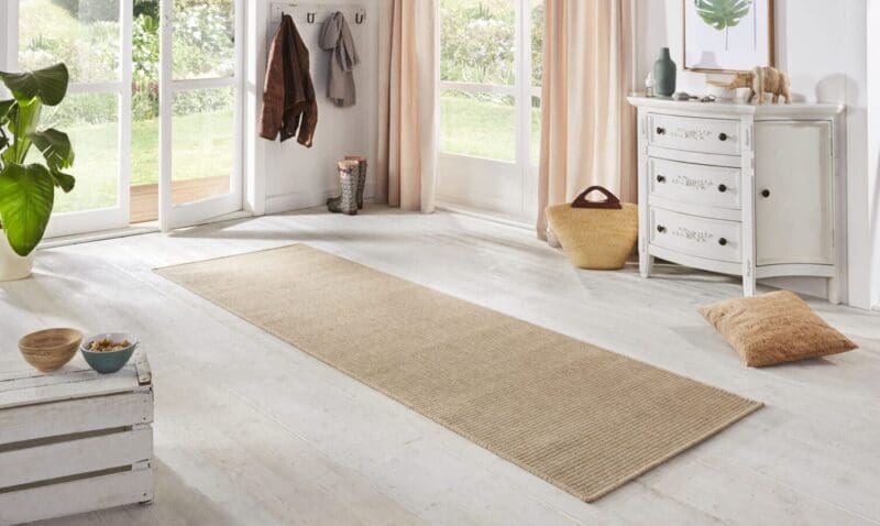 Nature tæppe i farven Beige lavet af 100% Polypropylen med en bagside af Polypropylen
