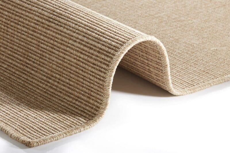 Nature tæppe i farven Beige lavet af 100% Polypropylen med en bagside af Polypropylen