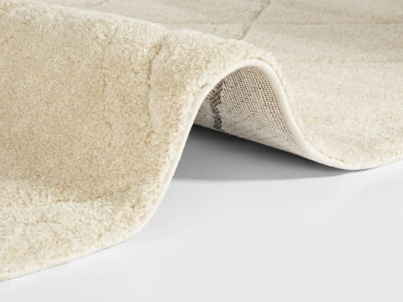 Norwalk tæppe i farven Beige lavet af 100% Polypropylen med en bagside af Jute