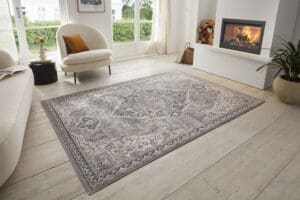 Terrain tæppe i farven Grå Creme lavet af 100% Polypropylen med en bagside af Jute / PP
