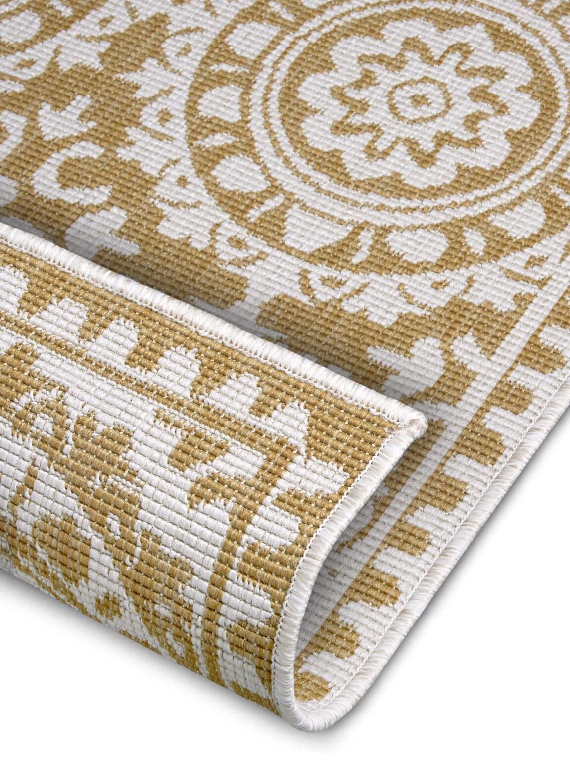 Twin Supreme tæppe i farven Ochre lavet af 100% Polypropylen med en bagside af 100% Polypropylen