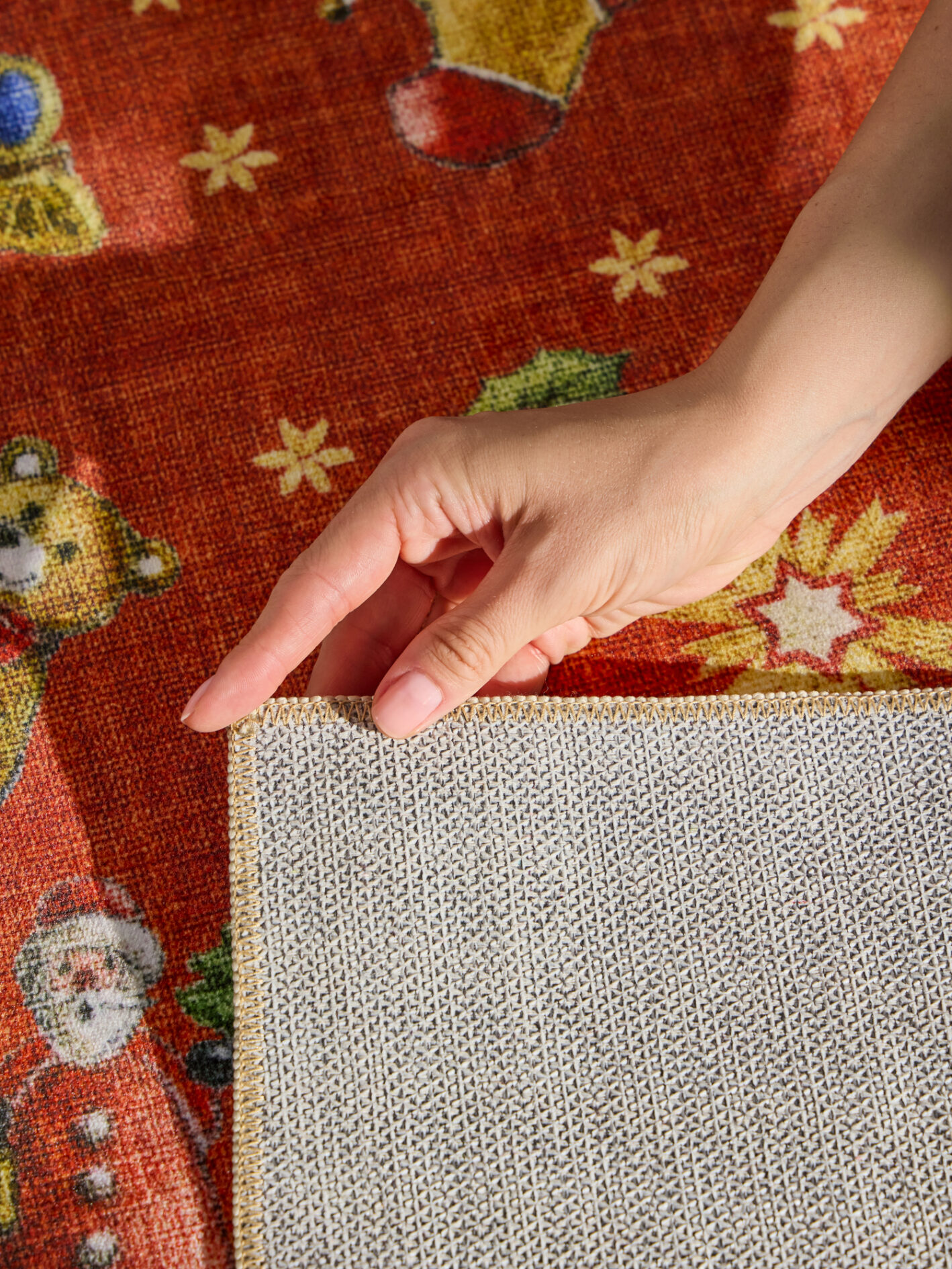 Villeroy & Boch Toy's Delight Design Rundt Tæppe Nostalgisk Noel - Rød-grøn