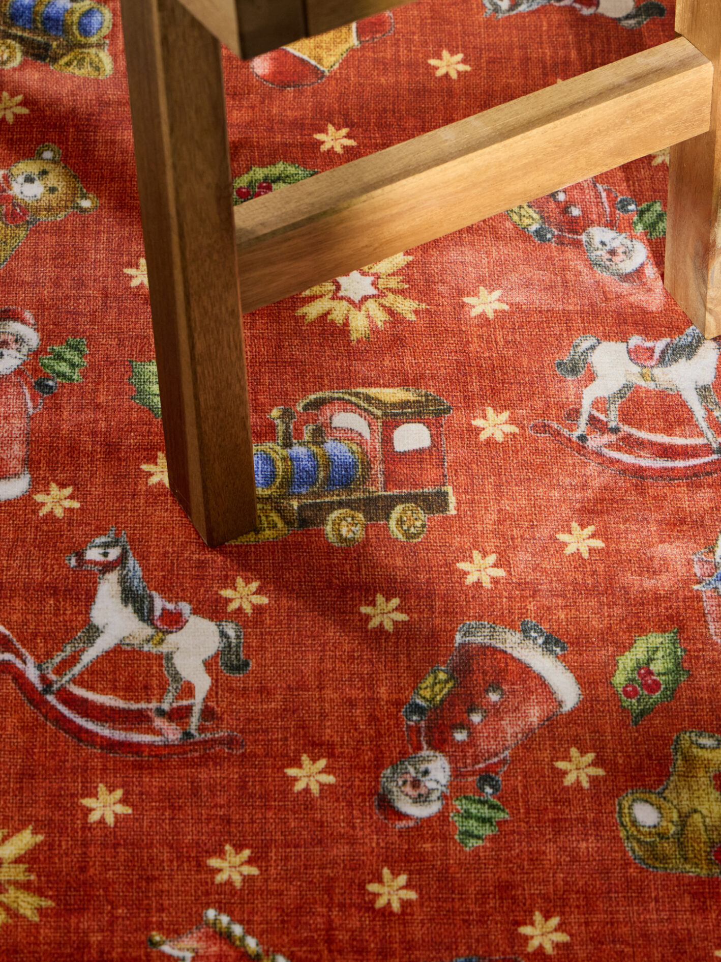 Villeroy & Boch Toy's Delight Design Rundt Tæppe Nostalgisk Noel - Rød-grøn